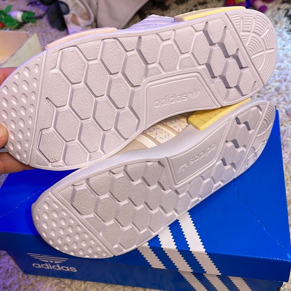 Pink adidas - Picture 4 of 4